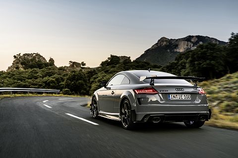 20221004 audi tt rs coupe iconic edition 08.jpg